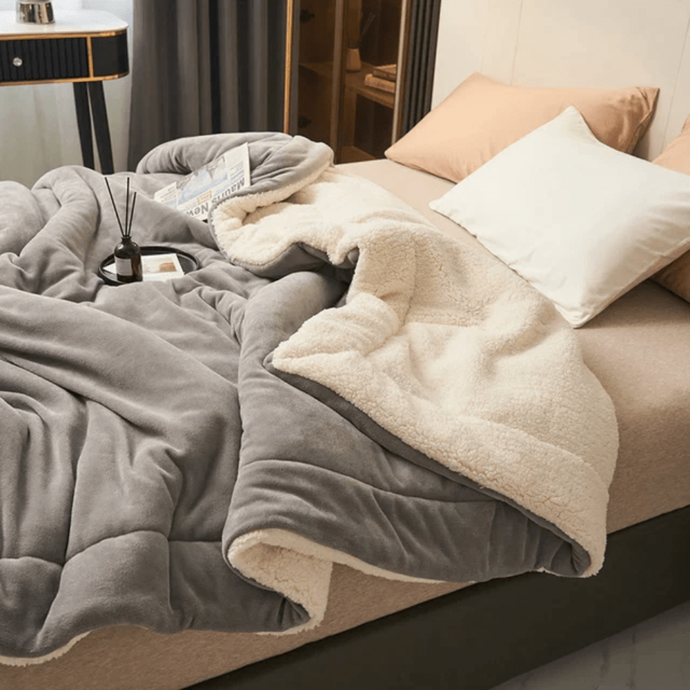 Trwały koc polarowy z miękkiego poliestru do ciepłego i przytulnego relaksu | Mirdoma